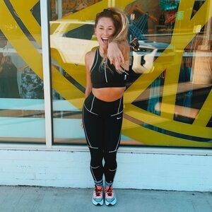 NIKE Soulcycle zig zag legging bra set. SIZE SMALL